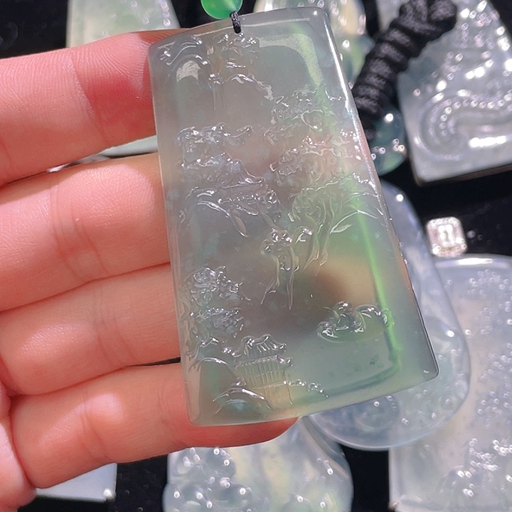 翡翠颈饰未镶嵌67，