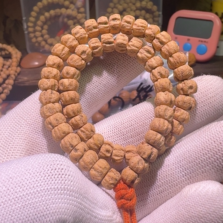 朽***白福利柏香籽手持文玩