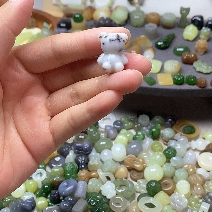 未镶嵌和田玉挂件熊