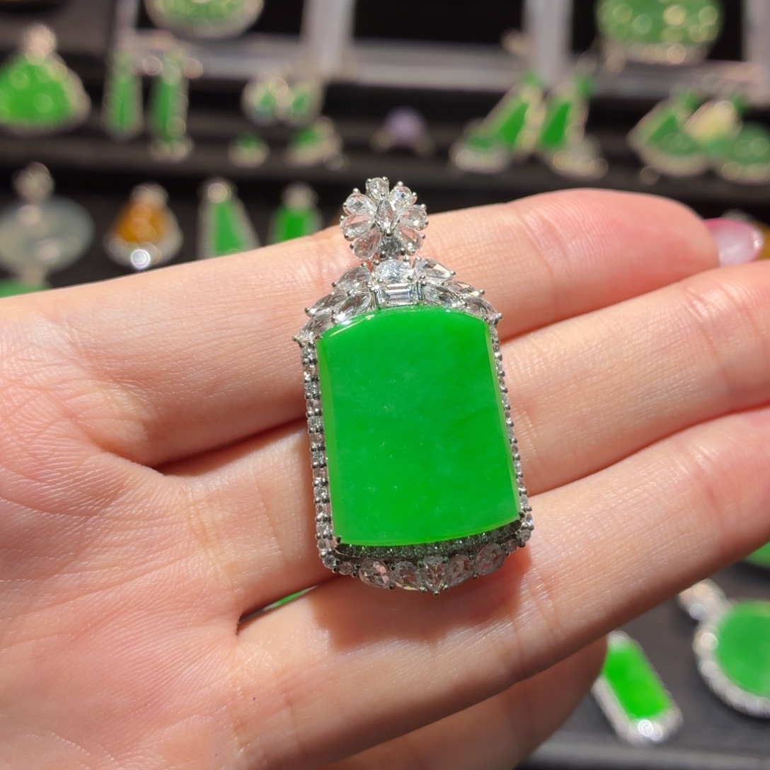 翡翠18K金镶嵌吊坠(不含链)96