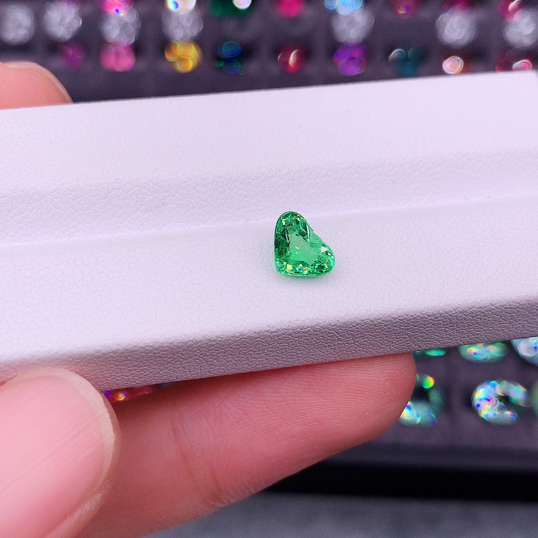 石榴石（沙弗莱）珠宝半成品未镶嵌