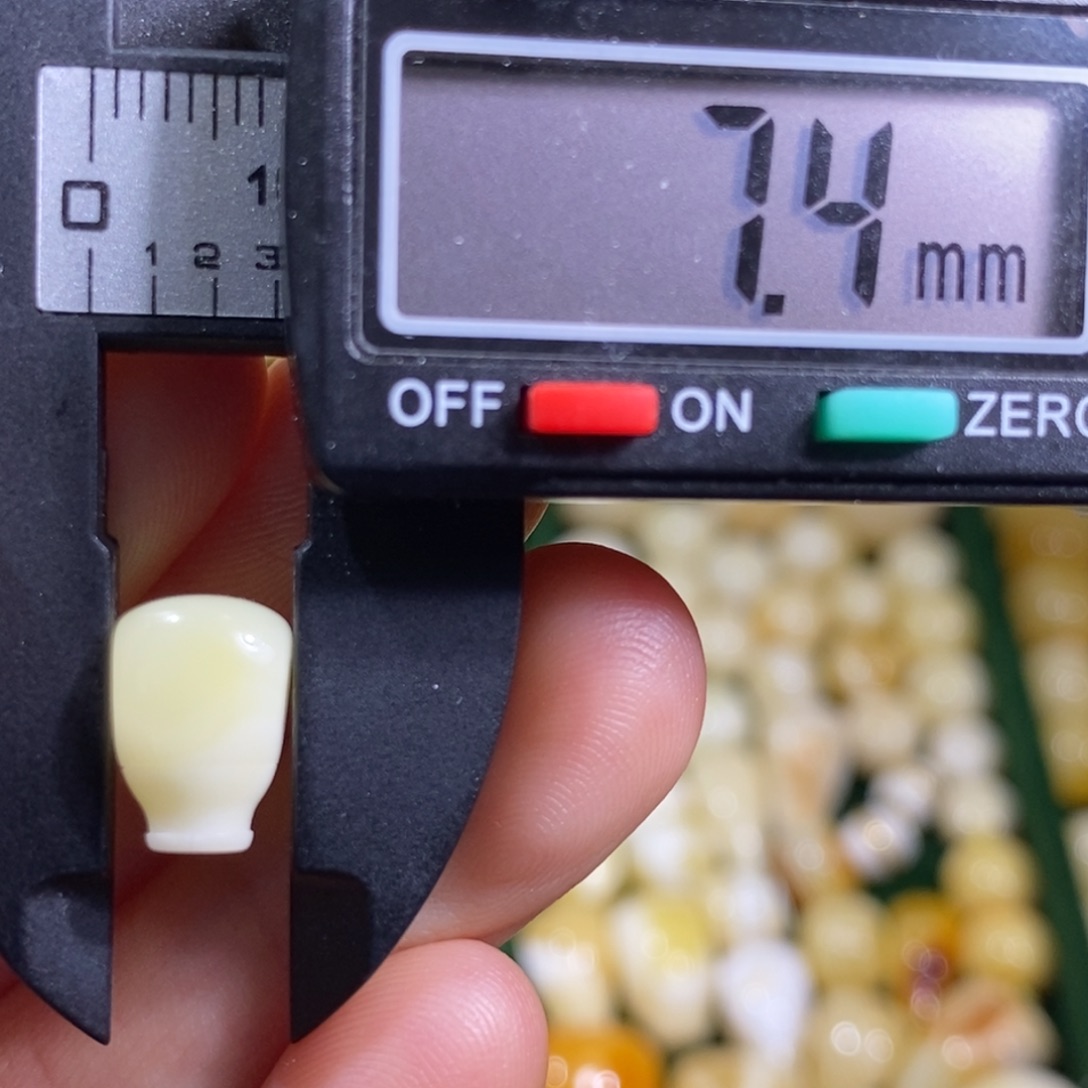 蜜蜡未镶嵌裸石配饰