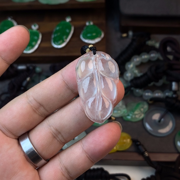 小***色冰种缅翠吊坠挂件