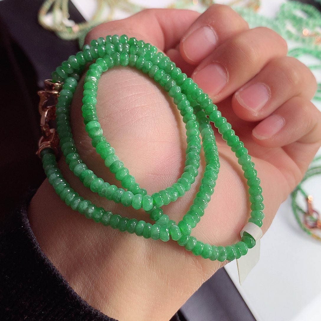 翡翠颈饰未镶嵌项链