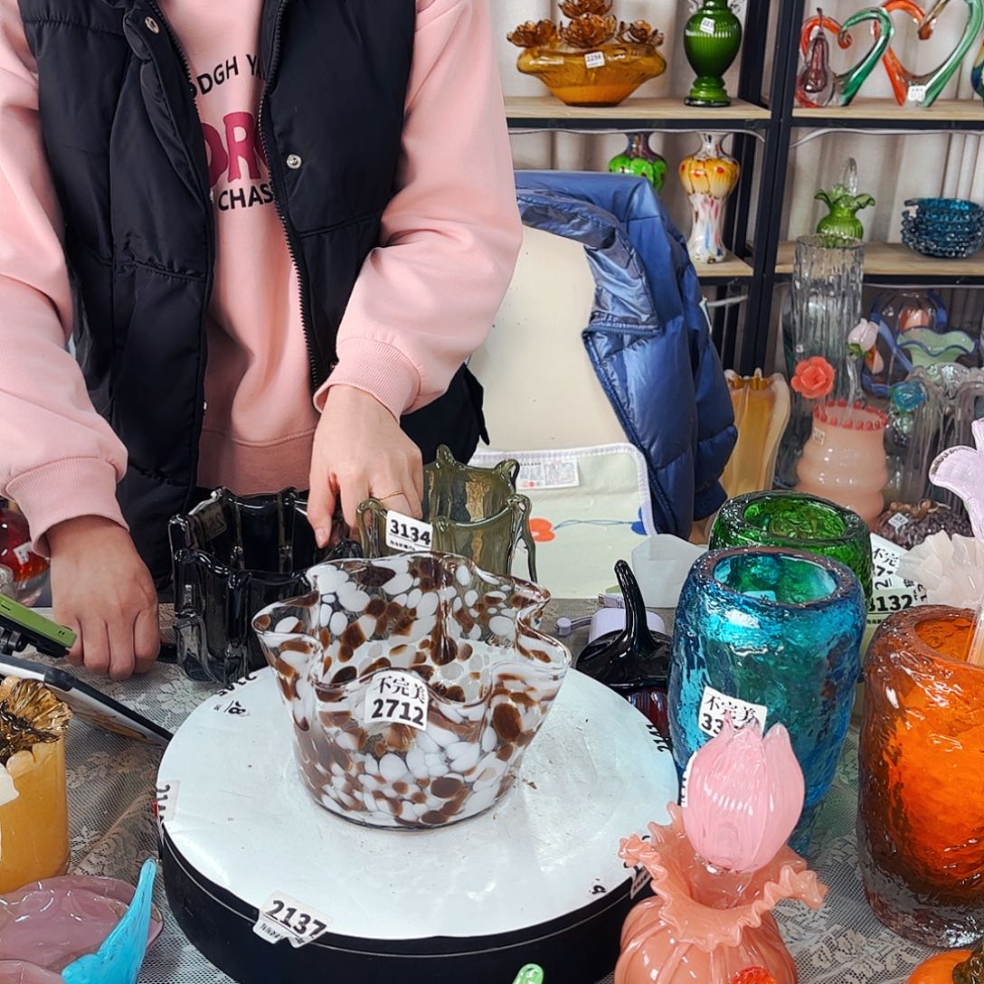 2712 家悦琉璃工艺品不完美