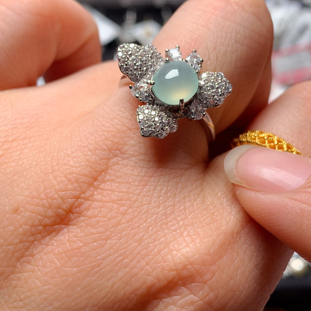 翡翠戒指银S925镶嵌天然翡翠戒指