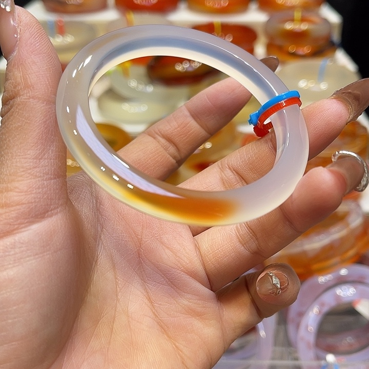 玛瑙/玉髓手镯未镶嵌