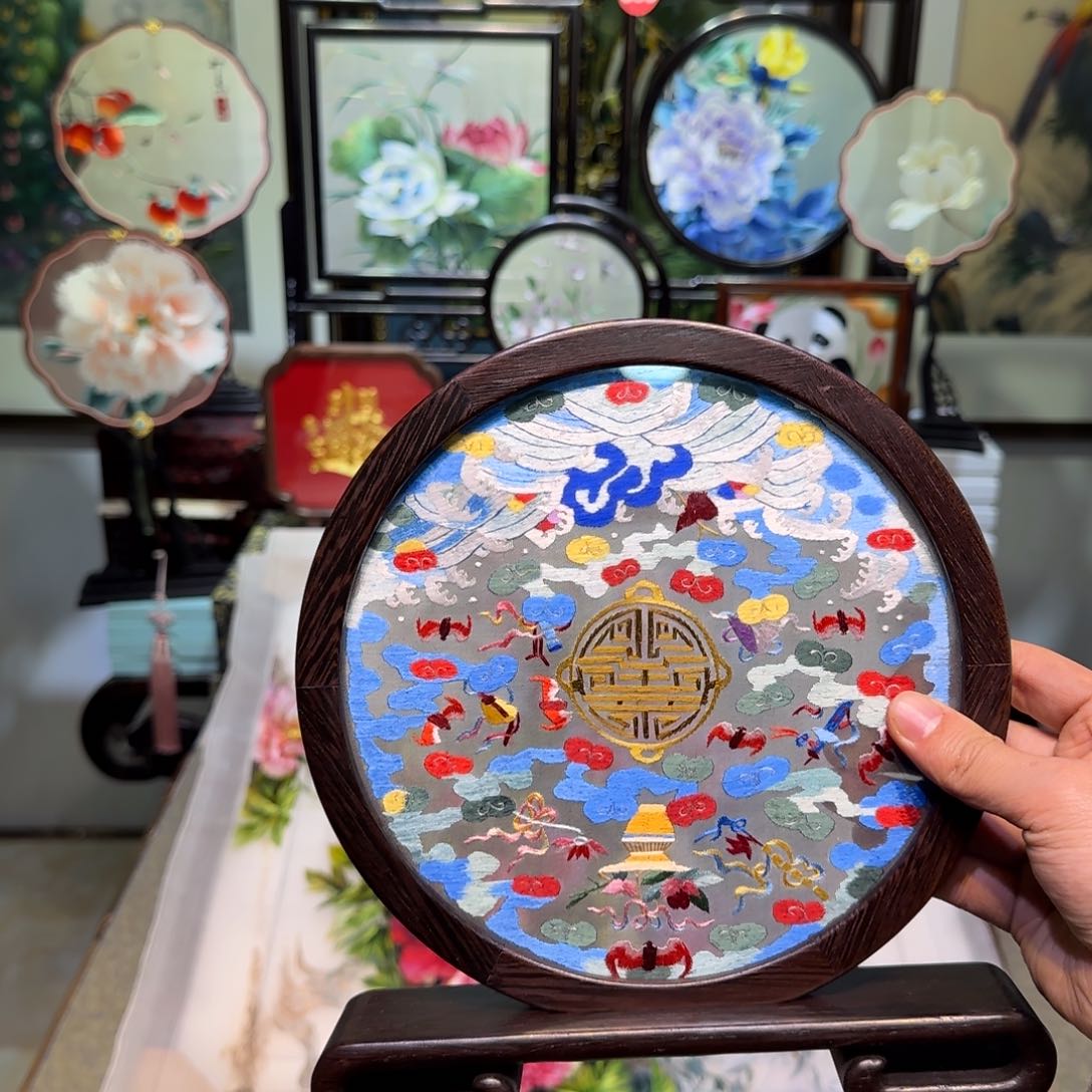 刺绣刺绣工艺精湛