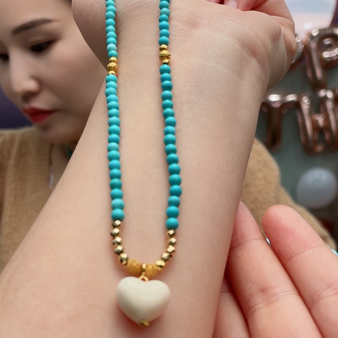 绿松石颈饰18K金镶嵌