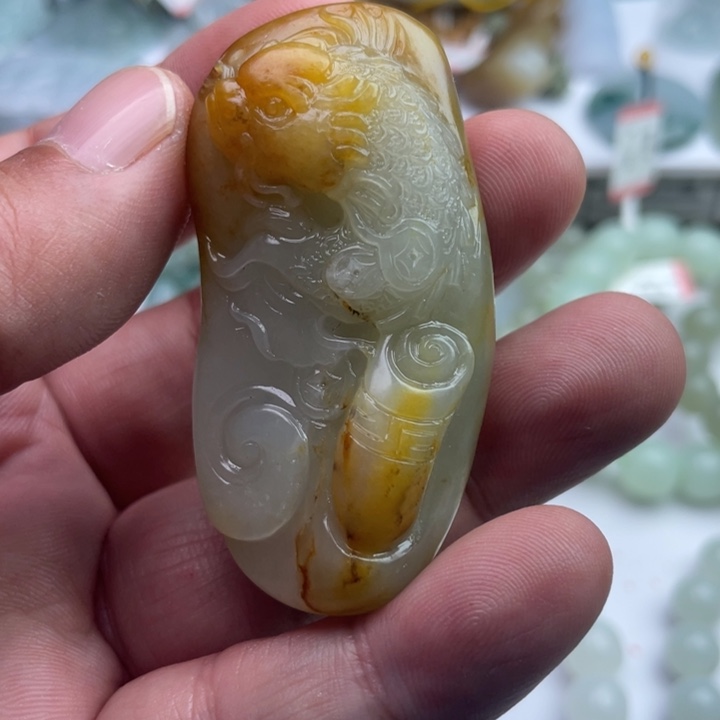 米***麻和田玉未镶嵌颈饰挂件