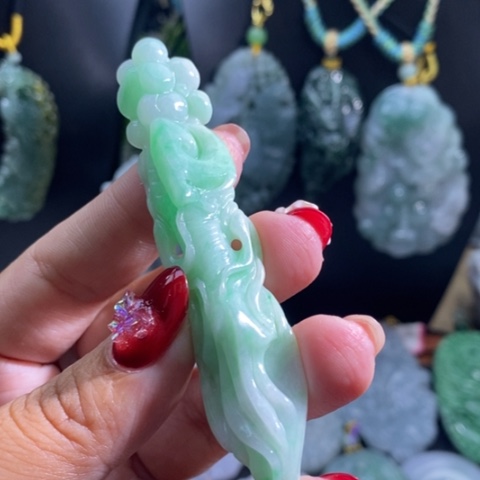 【闪购商品】颈饰未镶嵌翡翠人参