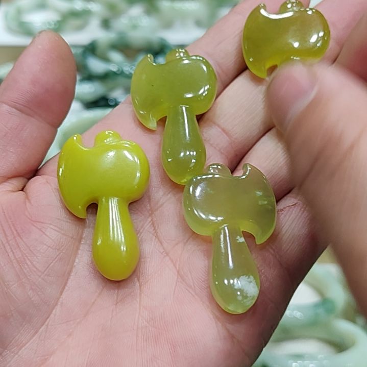 蛇纹石玉颈饰未镶嵌多样性拍一发一