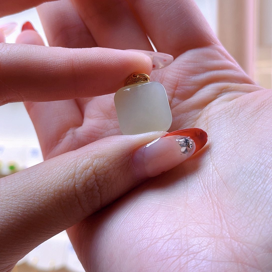 和田玉吊坠(赠链)银S925镀金镶嵌一***.