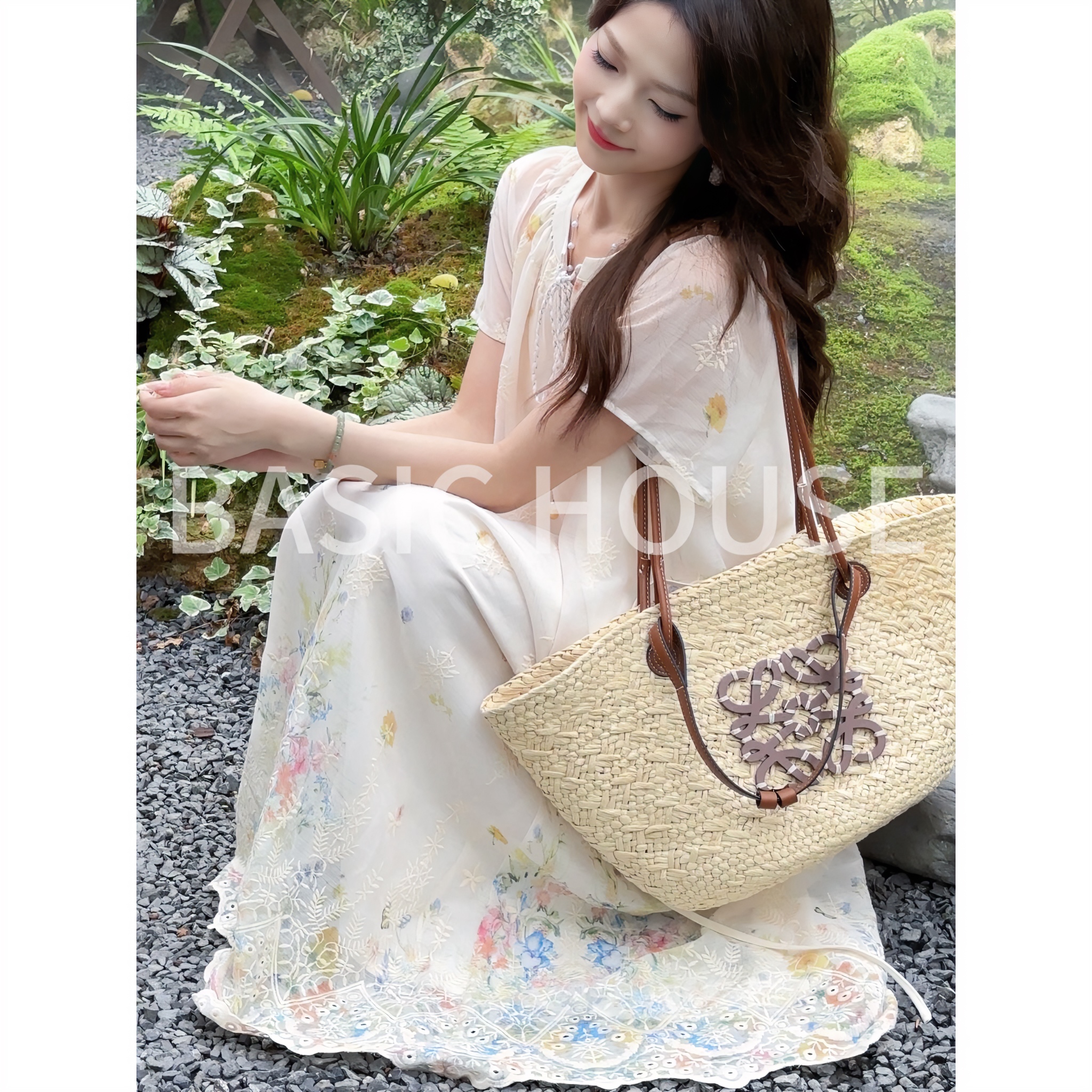 Basic House/百家好夏季新款气质刺绣优雅时尚百搭短袖连衣裙女