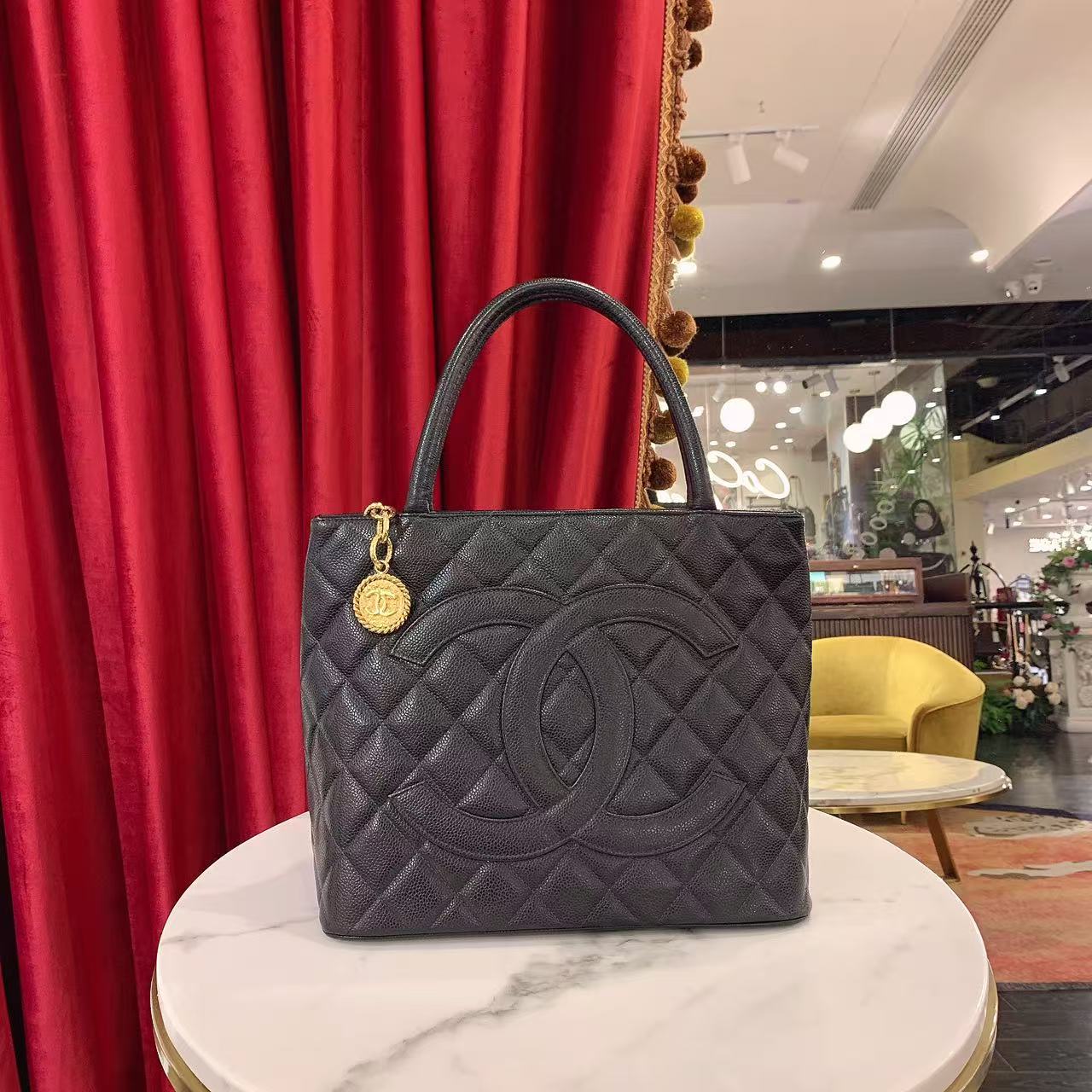 95新 Chanel/香奈儿 希尔顿黑色金扣荔枝单肩包/80559036