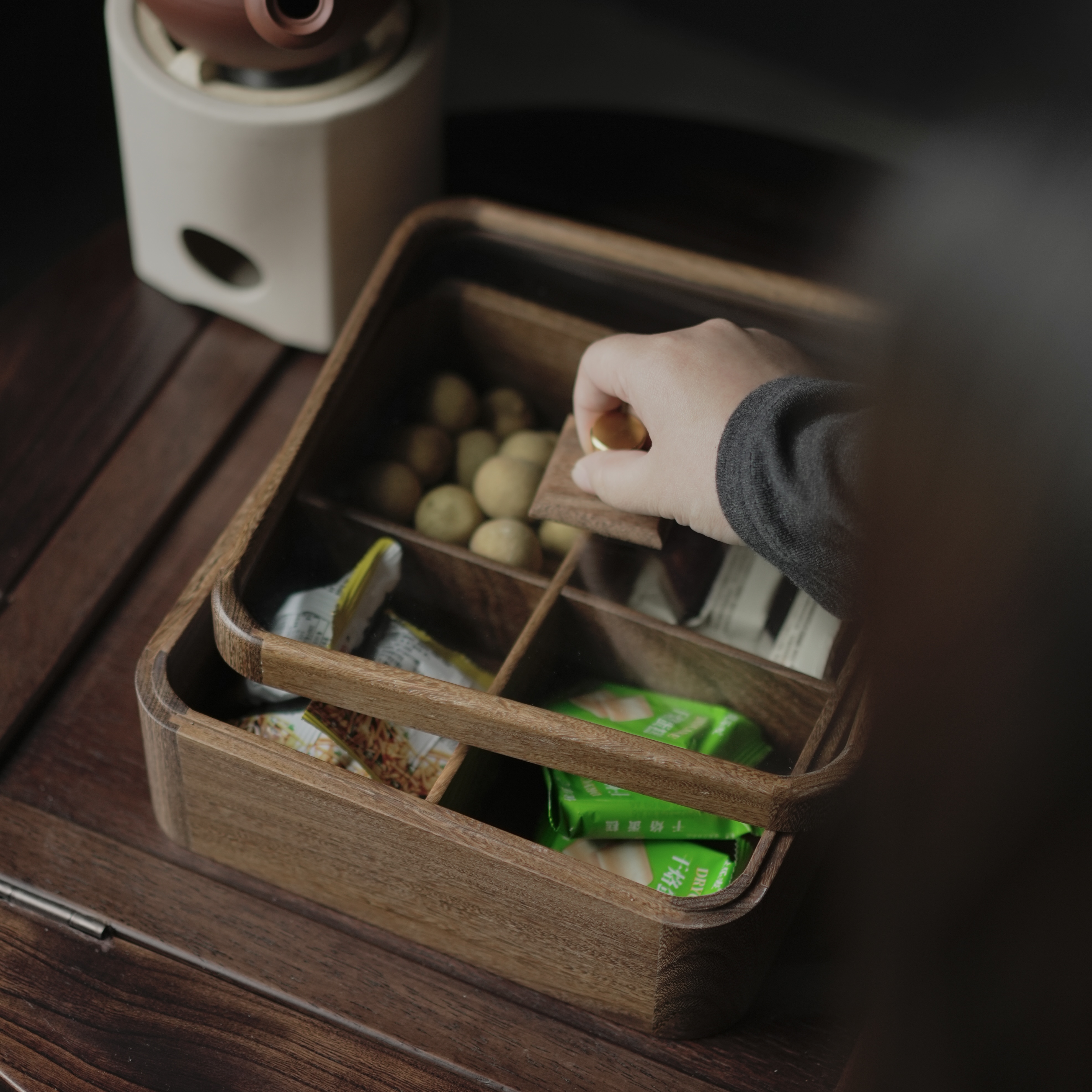 新中式胡桃木干果盒正方形密封防潮透明桌面杂物收纳分格收纳盒