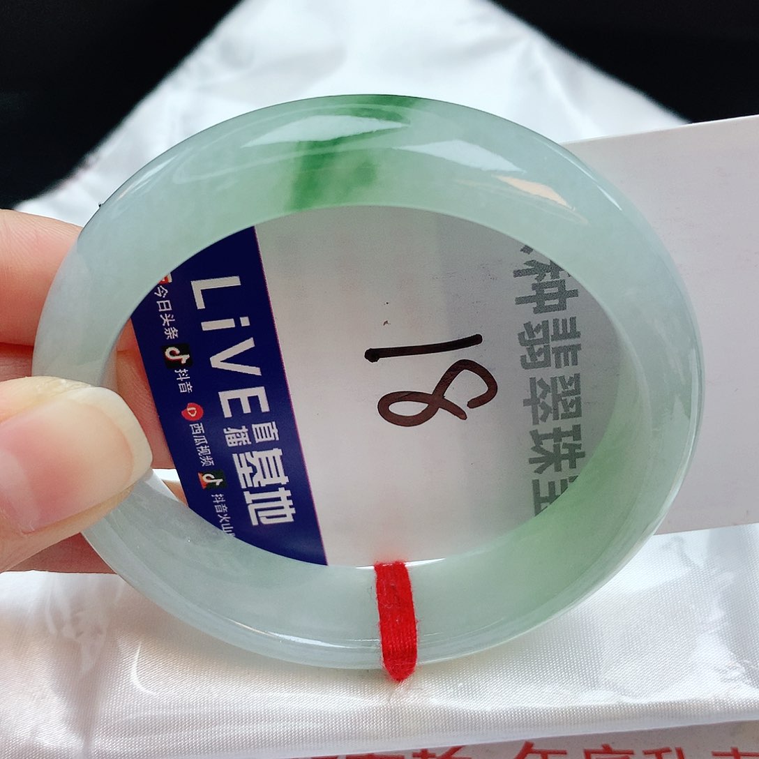 翡翠手镯未镶嵌缅甸天然A货翡翠手镯