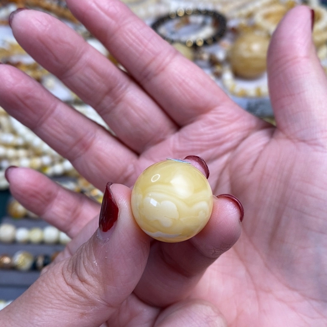 琥珀裸石未镶嵌黄白花圆珠19.2