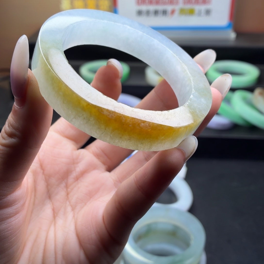 第***人定制翡翠未镶嵌翡翠