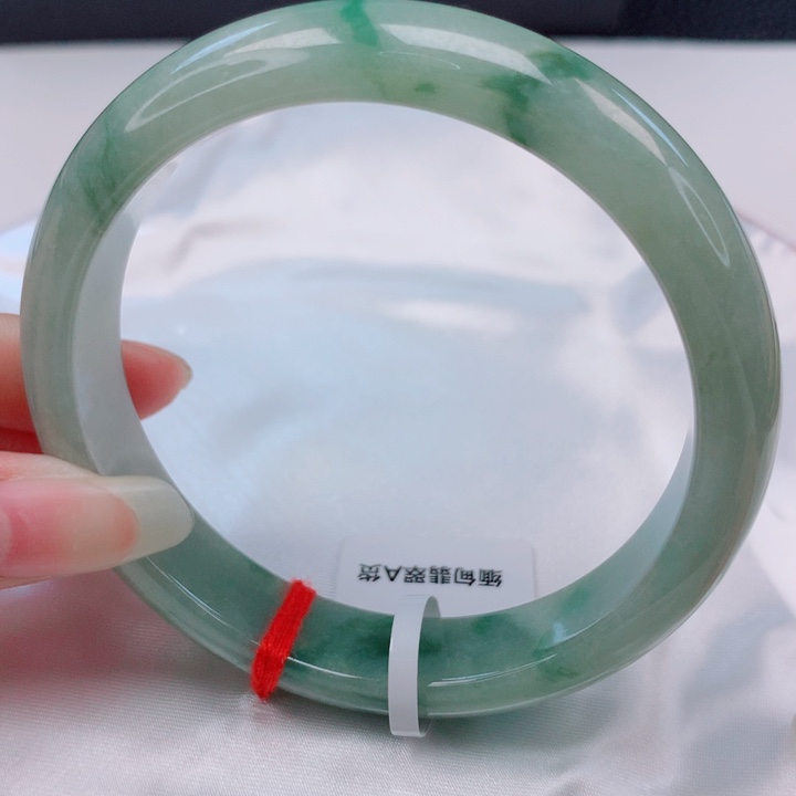 翡翠未镶嵌手镯62圈