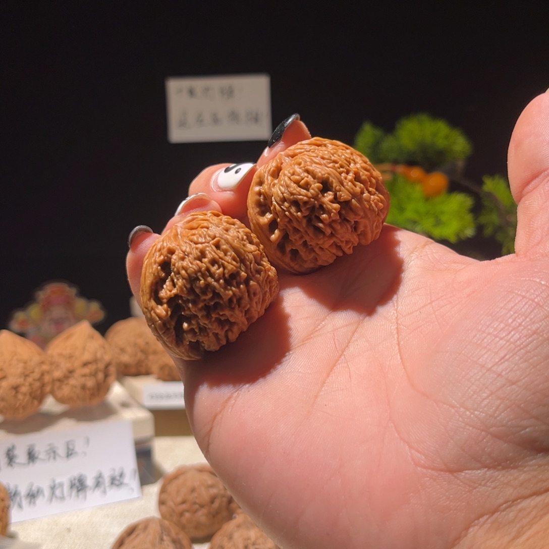 好***见吊坠文玩核桃南疆