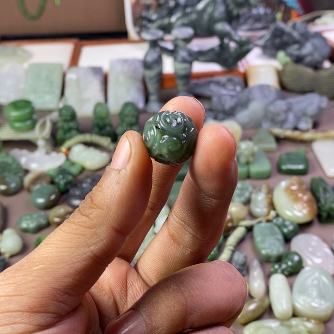 和田玉颈饰未镶嵌太**大