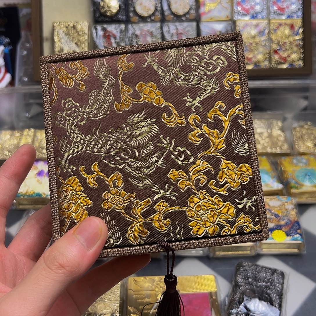 明铬礼盒包装设计是用