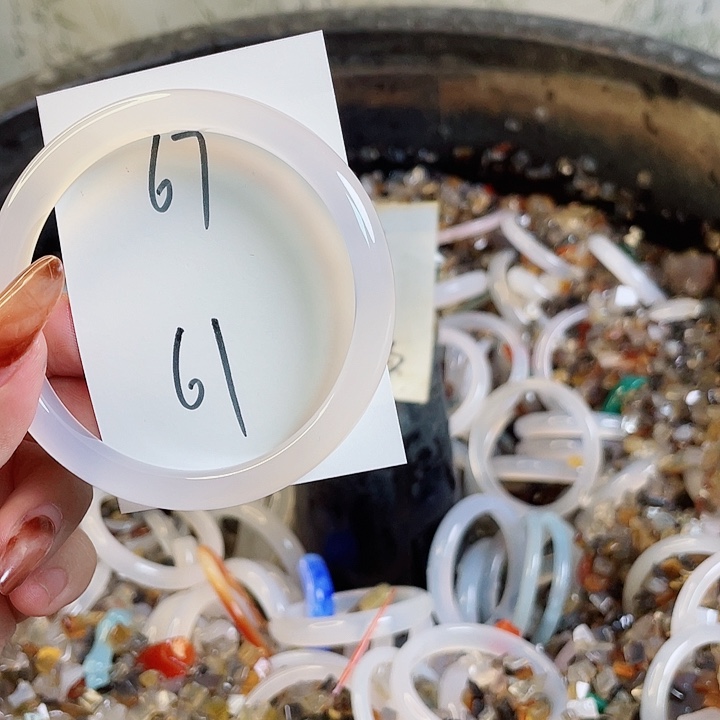 玛瑙/玉髓手镯未镶嵌67