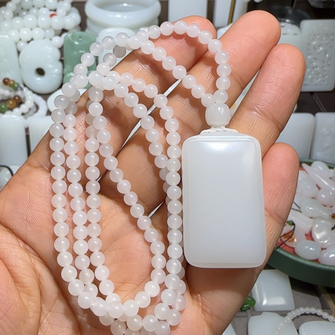 和田玉颈饰未镶嵌