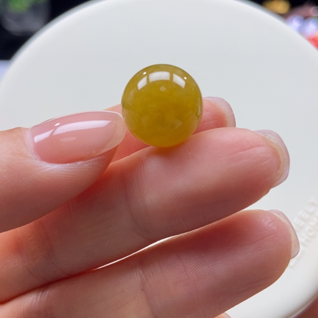 翡翠颈饰未镶嵌满黄圆珠13.7mm