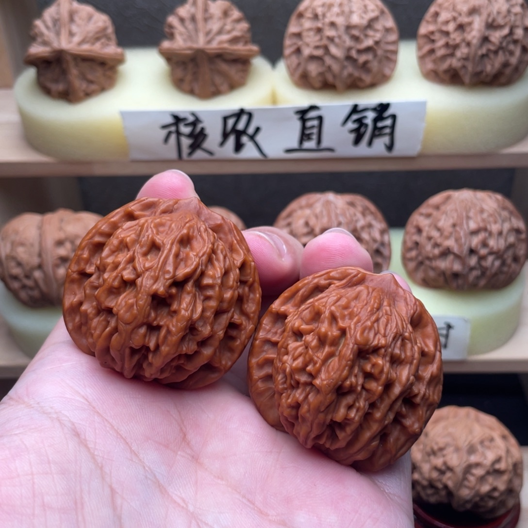 大***山文玩核桃吊坠虎头全品41.8放了八年的果子