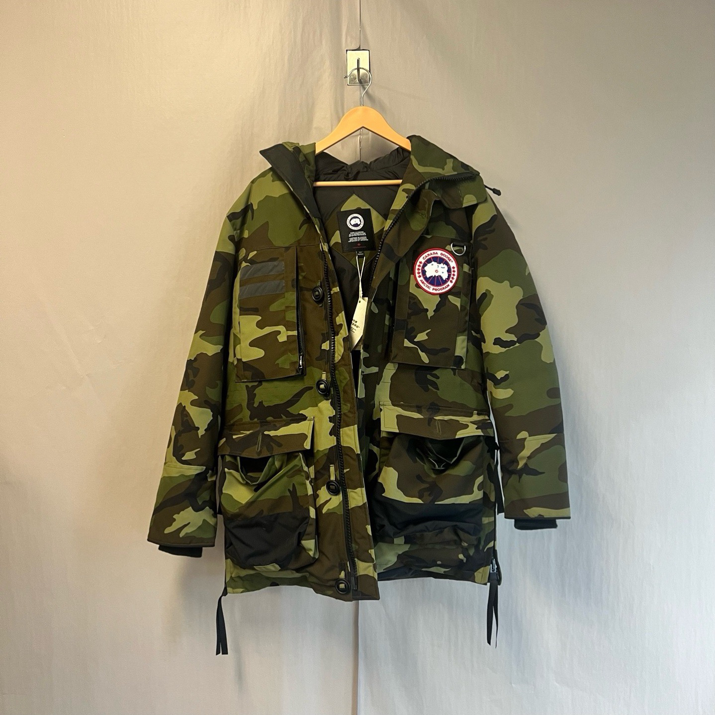 99新 CANADA GOOSE 城市户外休闲迷彩毛领派克羽绒服s码 #3516