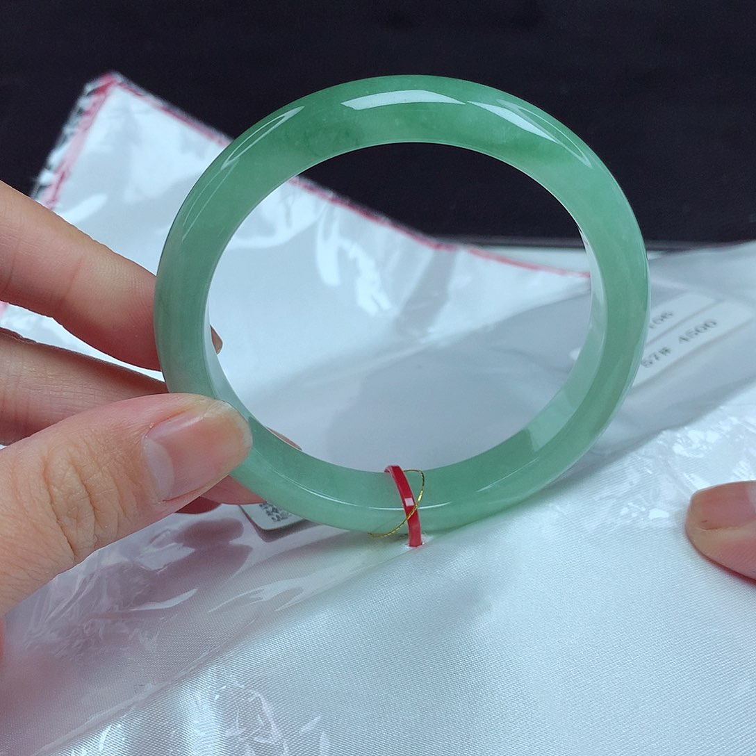 翡翠手镯未镶嵌57圈106