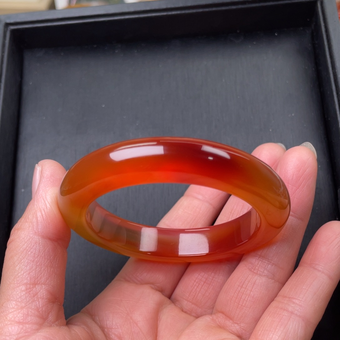 玛瑙/玉髓手镯未镶嵌52圈口