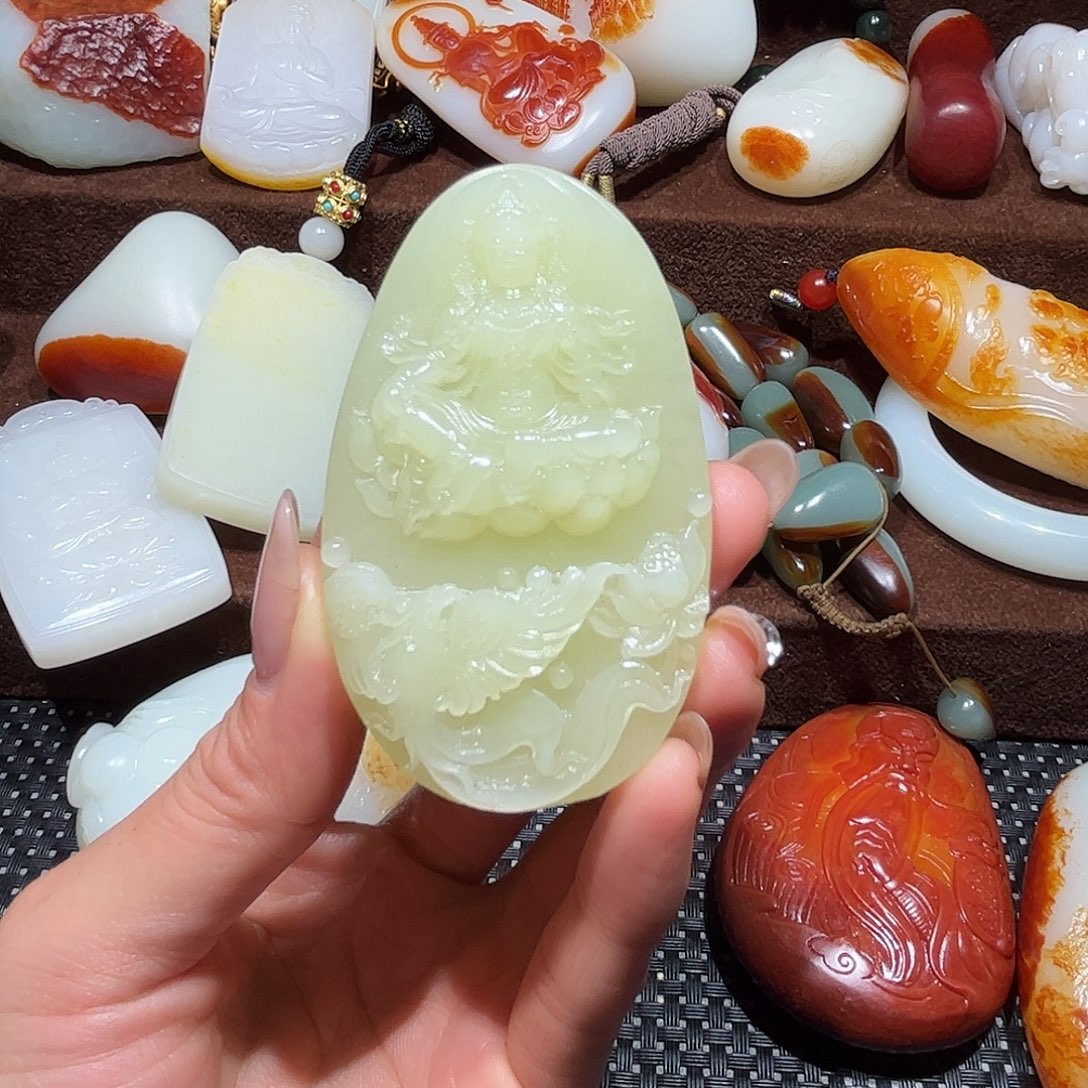 和田玉未镶嵌颈饰