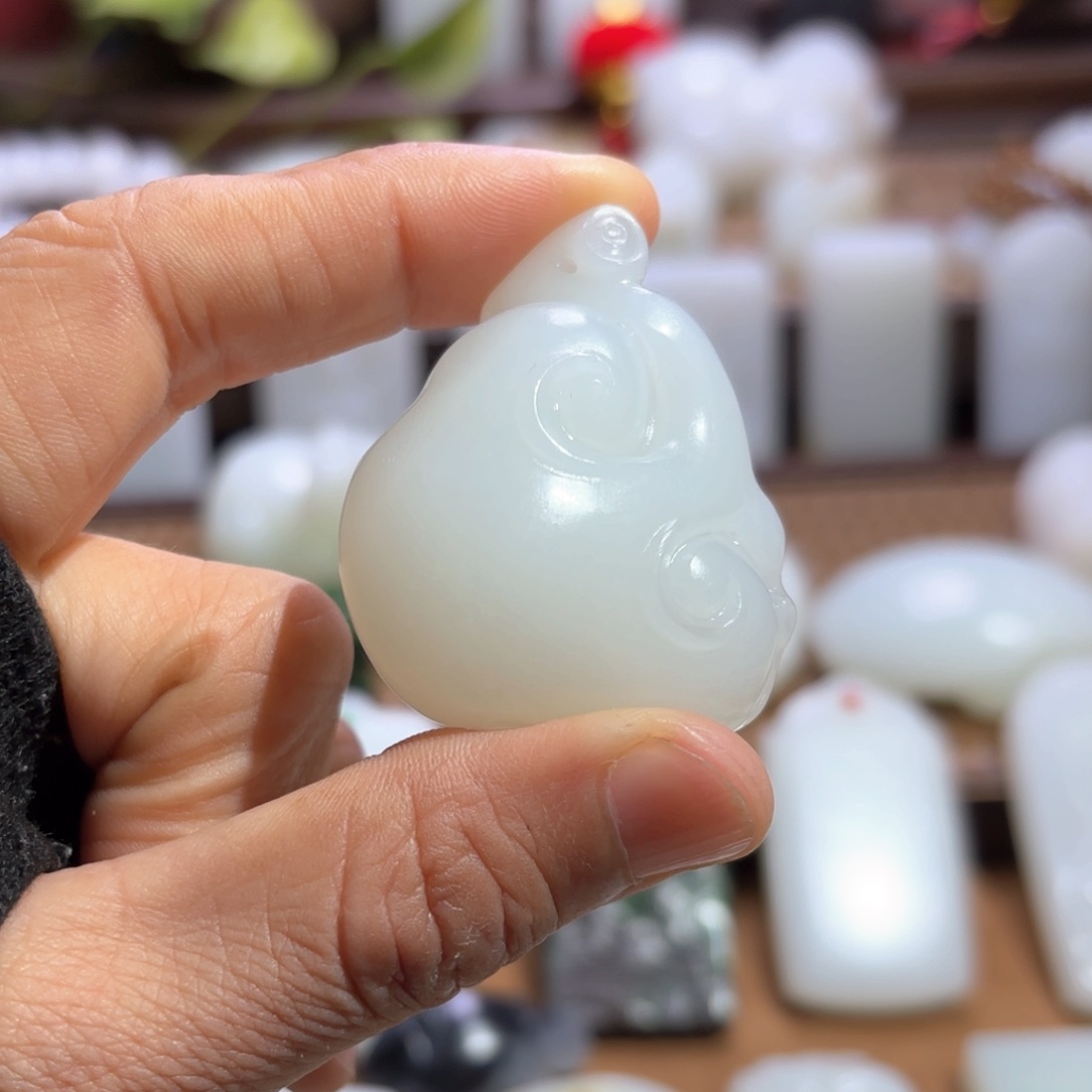 和田玉颈饰未镶嵌