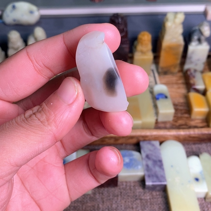 青田石印石一**室青田