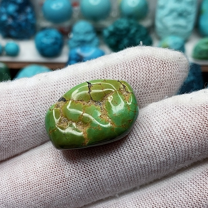 绿松石未镶嵌珠宝奇石