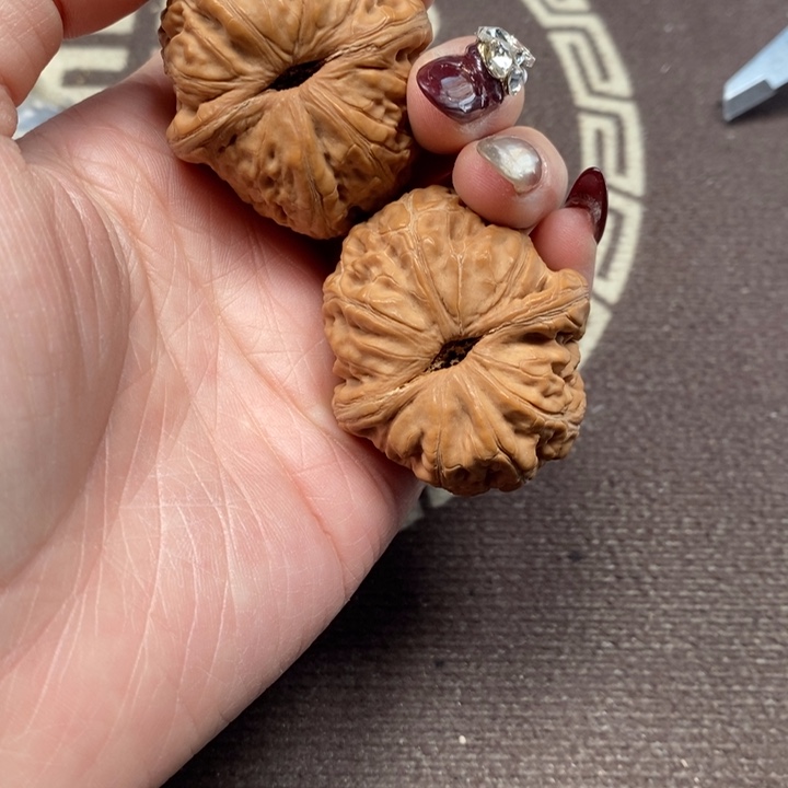 文玩核桃吊坠全品元宝