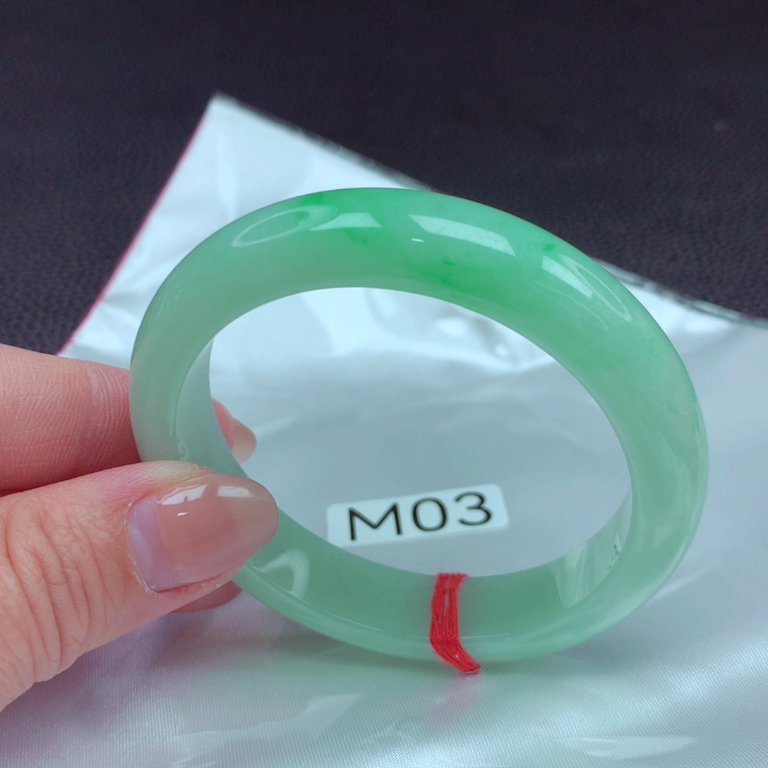 翡翠手镯未镶嵌手镯88