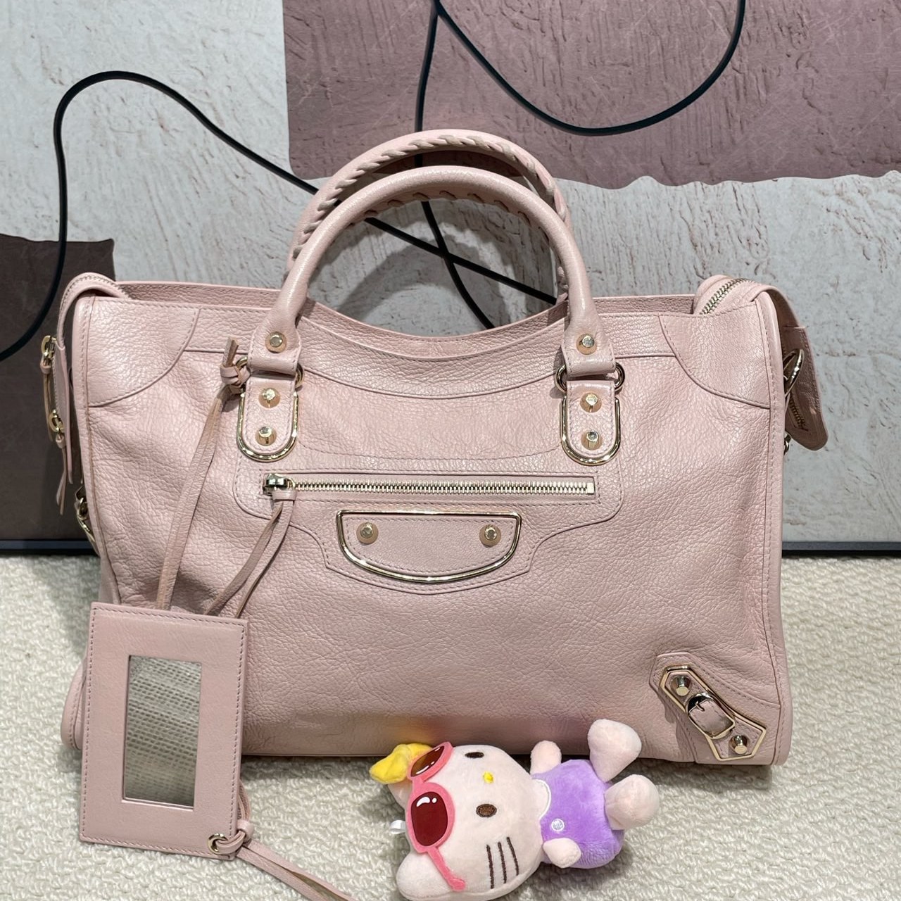 99新 Balenciaga/巴黎世家 近代款山羊皮樱花粉色金扣中号机车包