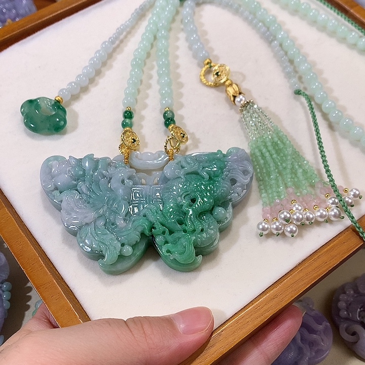 翡翠未镶嵌颈饰翡翠吊坠