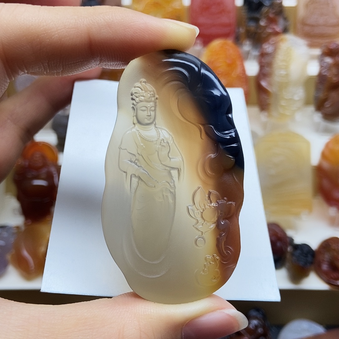 张***治玛瑙/玉髓未镶嵌颈饰