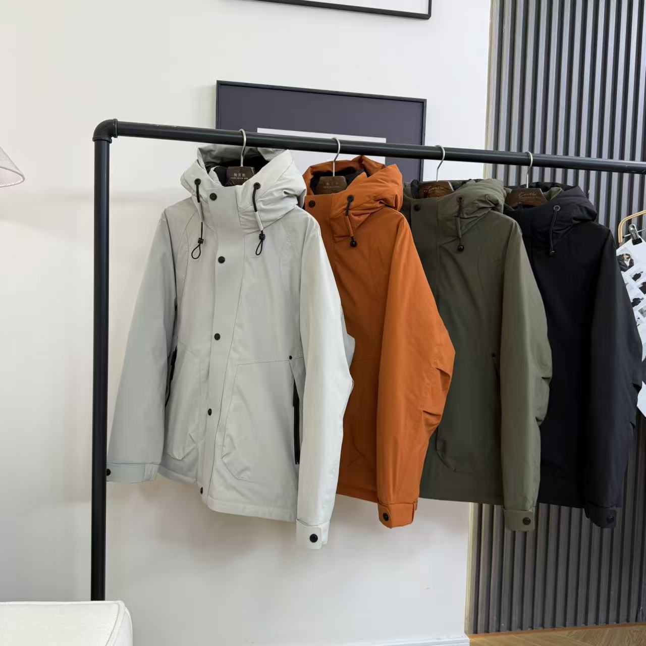 2025秋冬款情侣款连帽冲锋羽绒服Y694（卡码拍大）