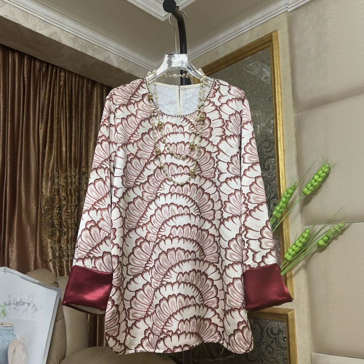 新中式大码女上衣重工刺绣凤尾图设计百搭款遮肉显瘦宽松版型