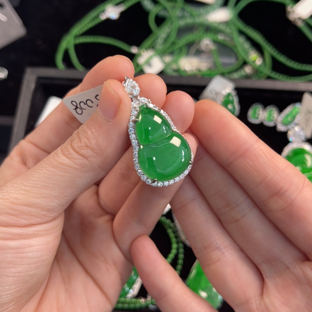 翡翠银S925镶嵌戒指葫芦吊坠