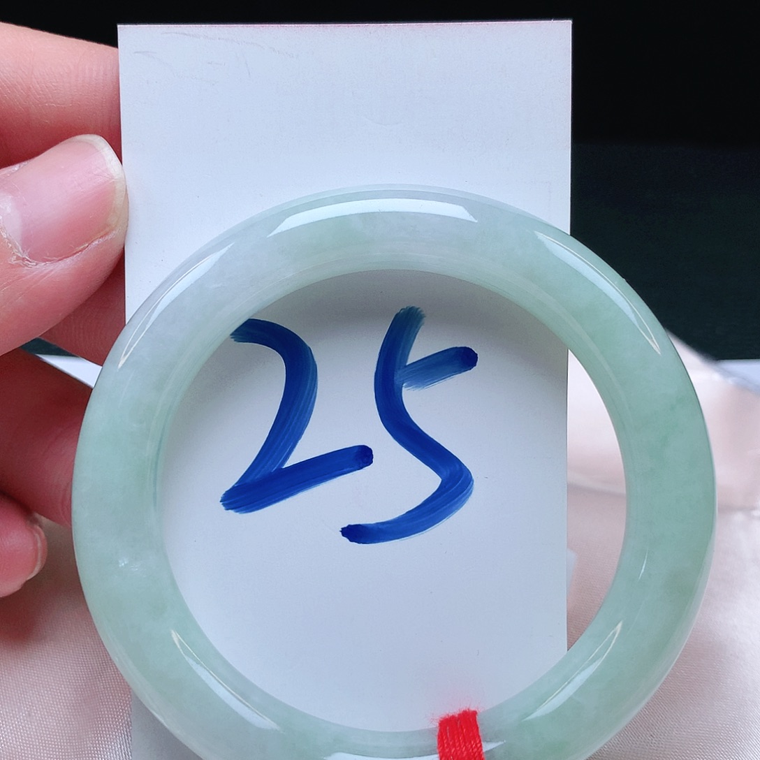 翡翠手镯未镶嵌55圈口