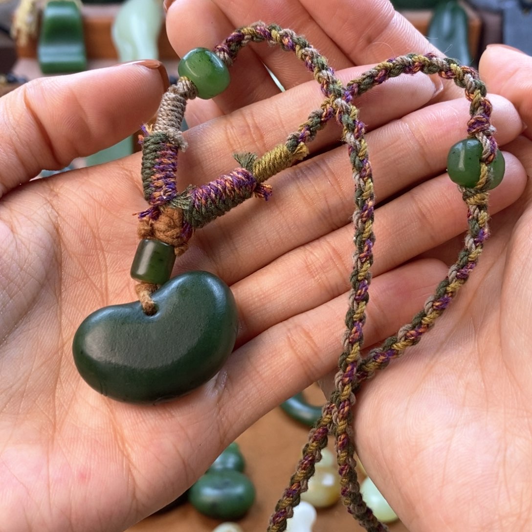 和田玉（碧玉）颈饰未镶嵌