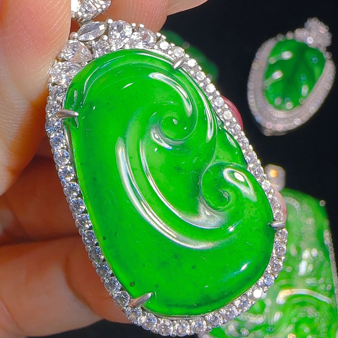 翡翠吊坠(赠链)银S925镶嵌