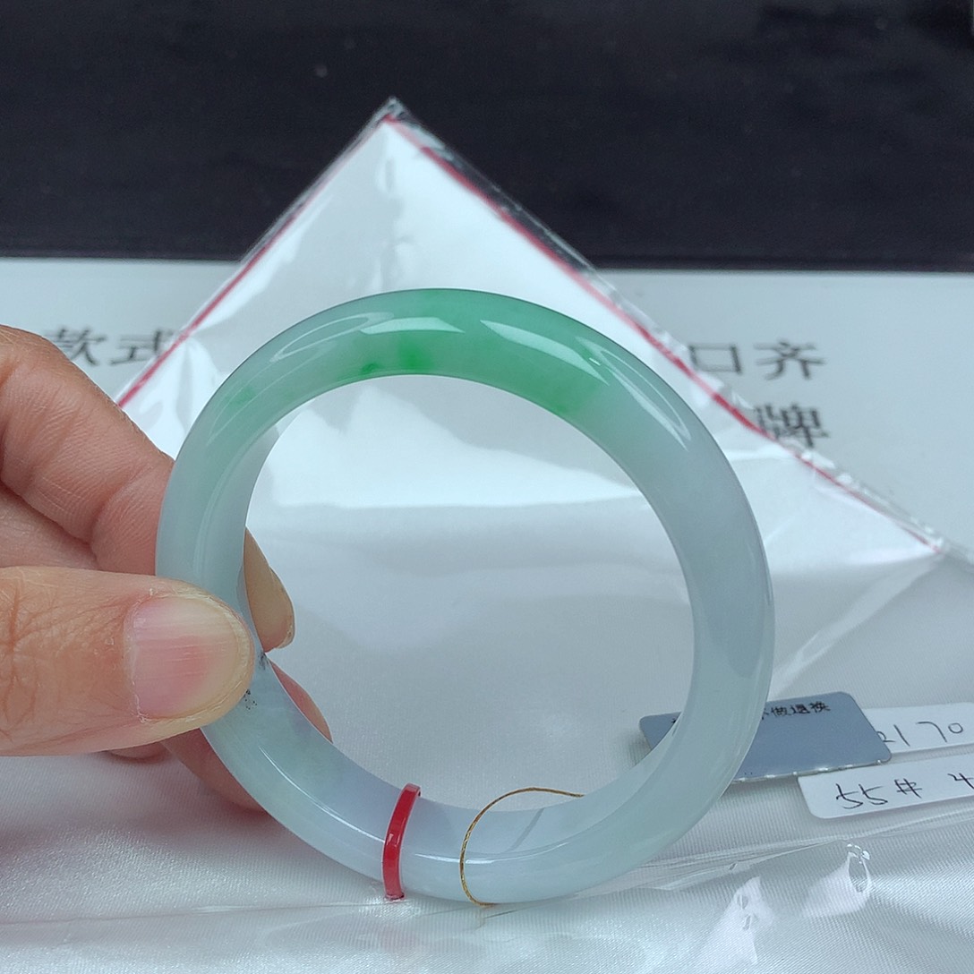 翡翠手镯未镶嵌55圈2170
